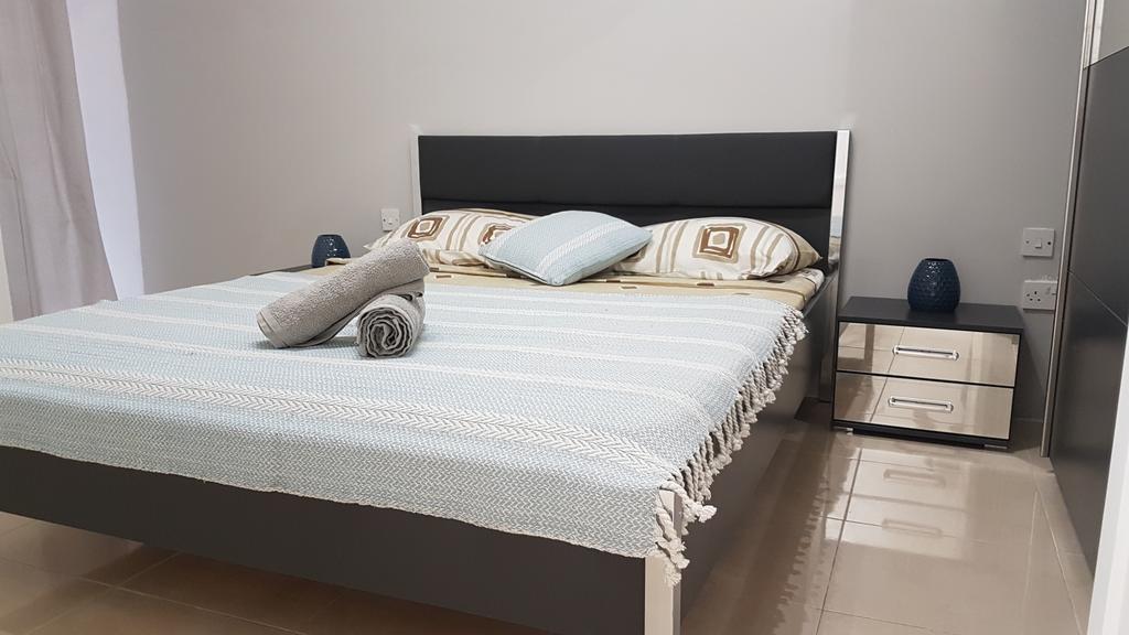 Spinola Seafront Apartment Saint Julian's Bagian luar foto
