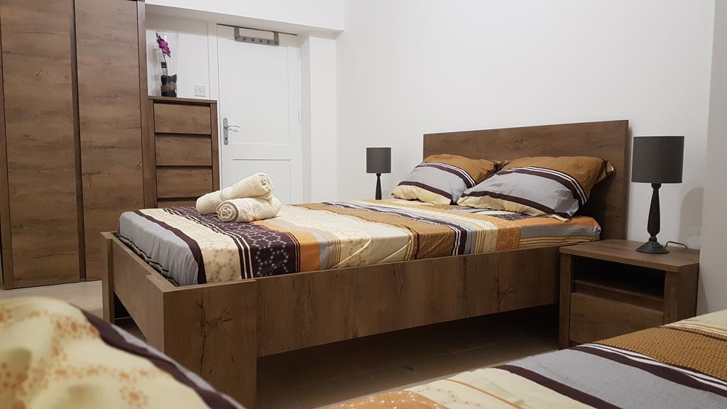Spinola Seafront Apartment Saint Julian's Bagian luar foto