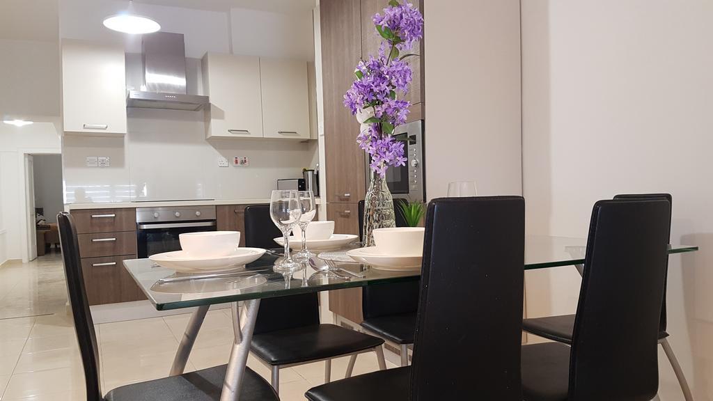 Spinola Seafront Apartment Saint Julian's Bagian luar foto